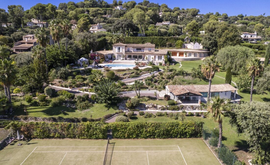 SAINT-PAUL-DE-VENCE – Villa d’Exception avec vue mer panoramique et prestations haut de gamme