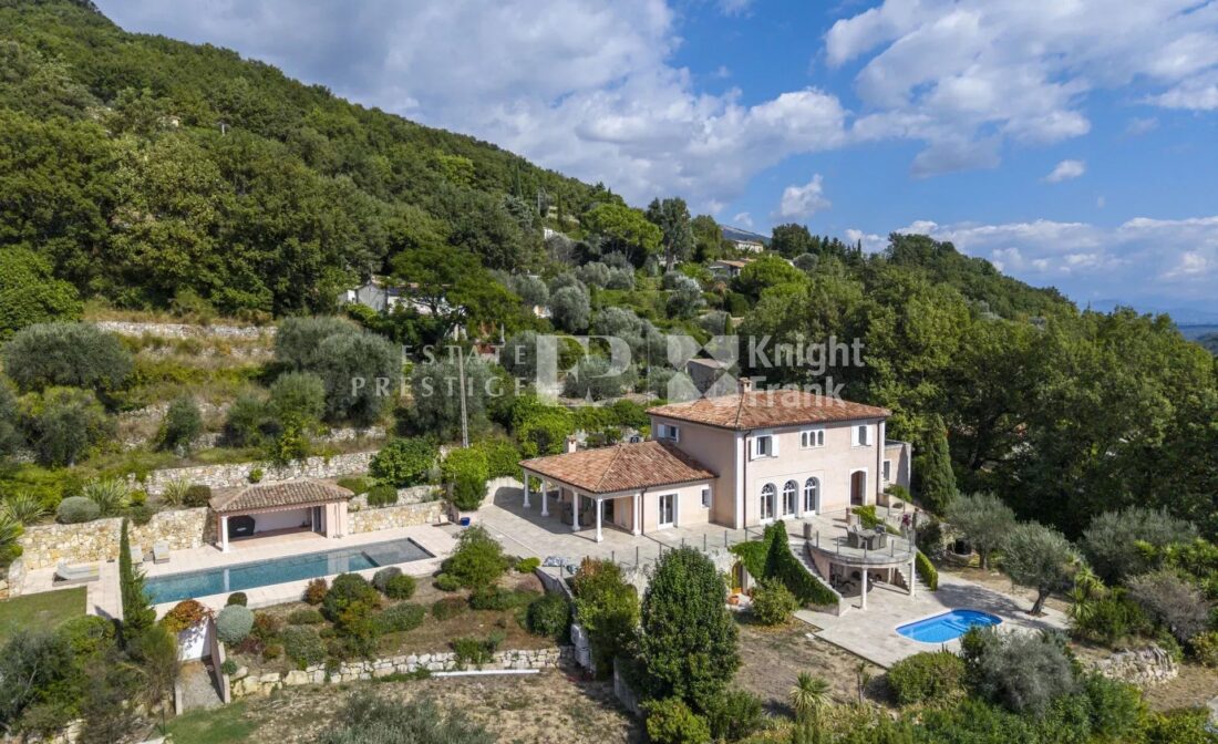 CHATEAUNEUF-DE-GRASSE – Large Villa avec une vue panoraimique et deux piscines