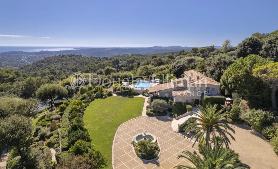 SAINT-PAUL-DE-VENCE – Exceptional Property with Sea View, Pool & Tennis Court