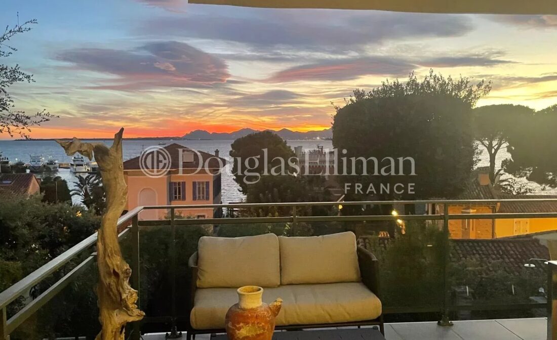 CAP D’ANTIBES – Appartement moderne avec vue mer panoramique