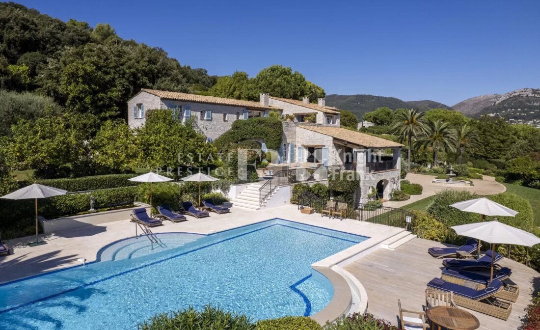 SAINT-PAUL-DE-VENCE – Propriété d’exception vue mer avec piscine et tennis