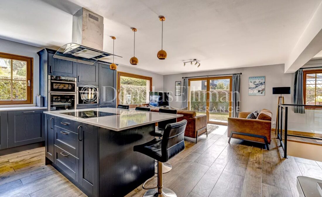 LES BOSSONS – Grand chalet de 4 chambres avec appartement indépendant aux Bossons, Chamonix