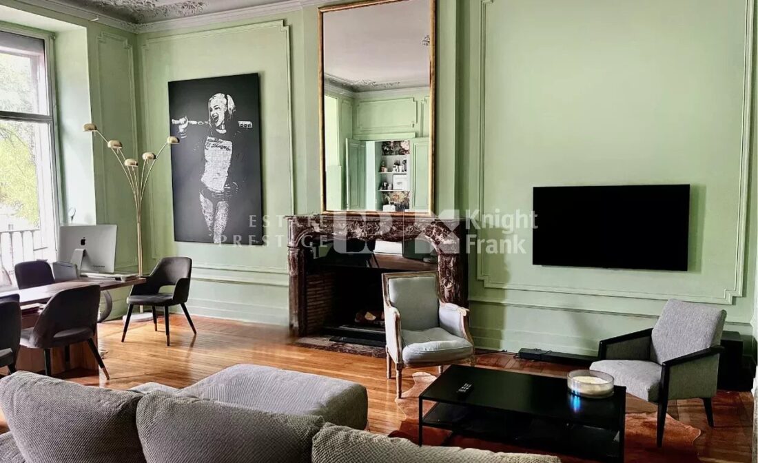 BORDEAUX CHARTRONS – Appartement ou bureaux avec balcon