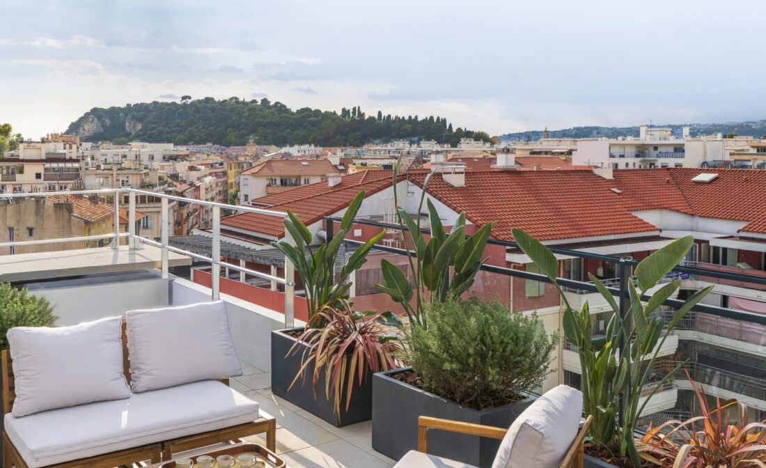 Nice Riquier – le Port : Penthouse 3 pièces moderne de 72 m²