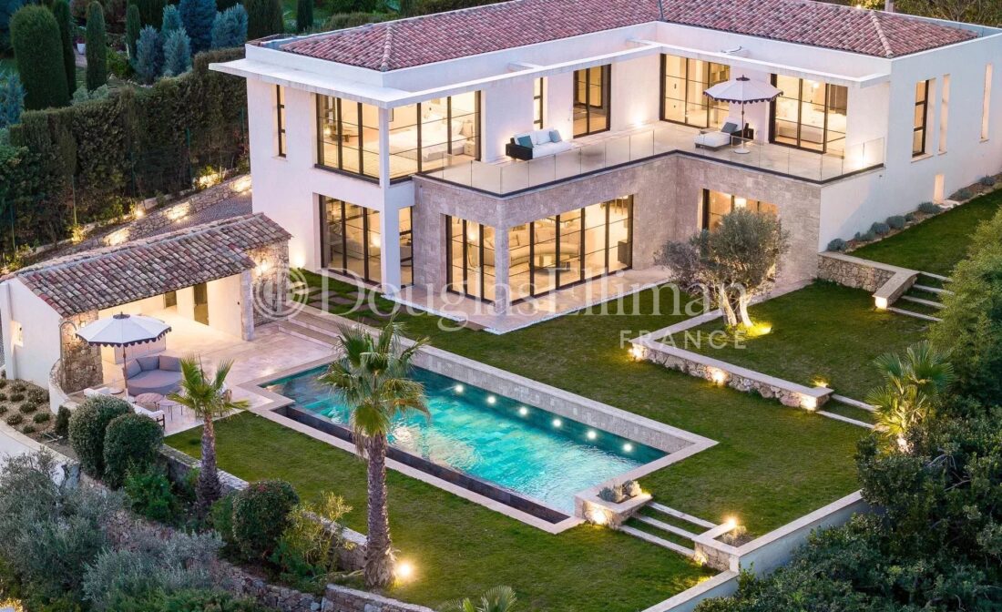 SUPER CANNES – Villa contemporaine avec vue mer panoramique