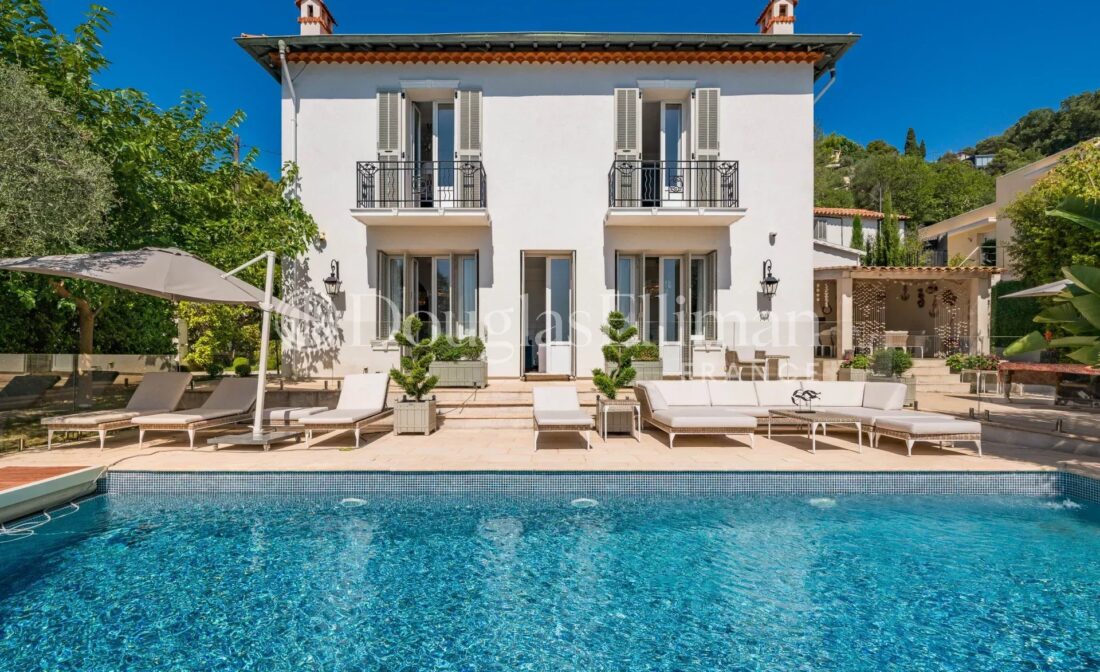 EZE – Proche de Monaco, belle propriété récemment rénovée avec vue sur la mer