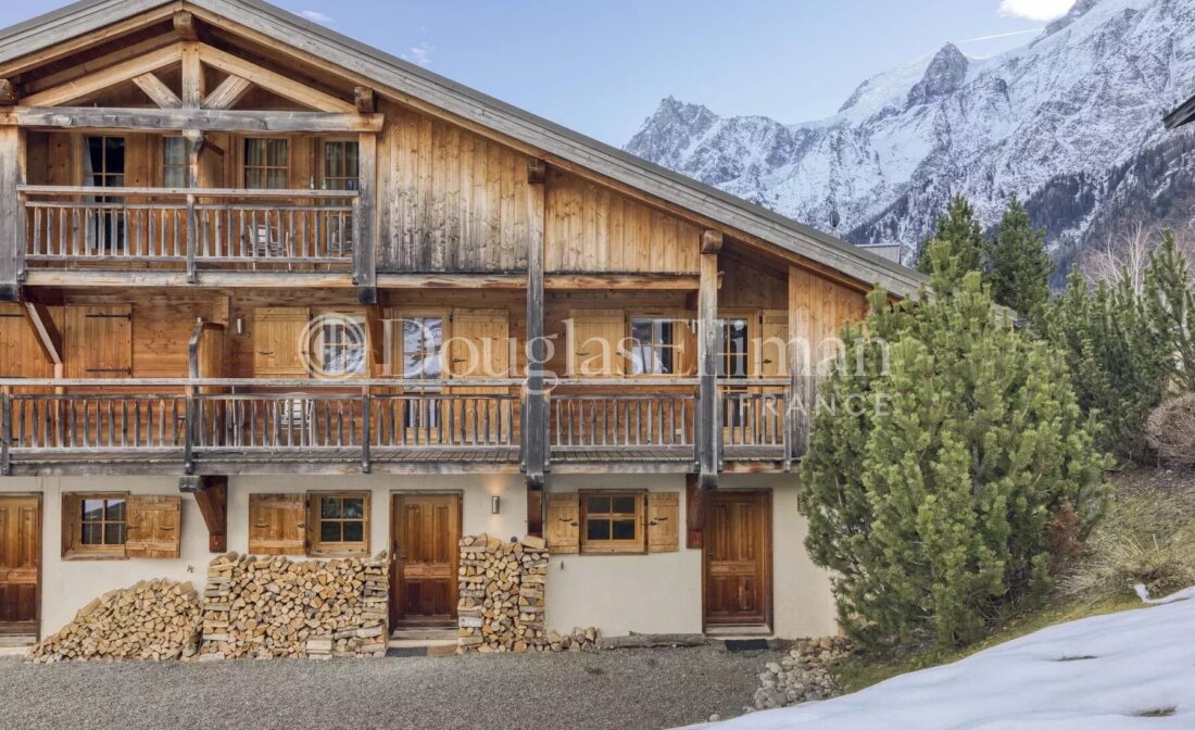 LES HOUCHES – Appartement skis aux pieds, 2 chambres et vue imprenable.