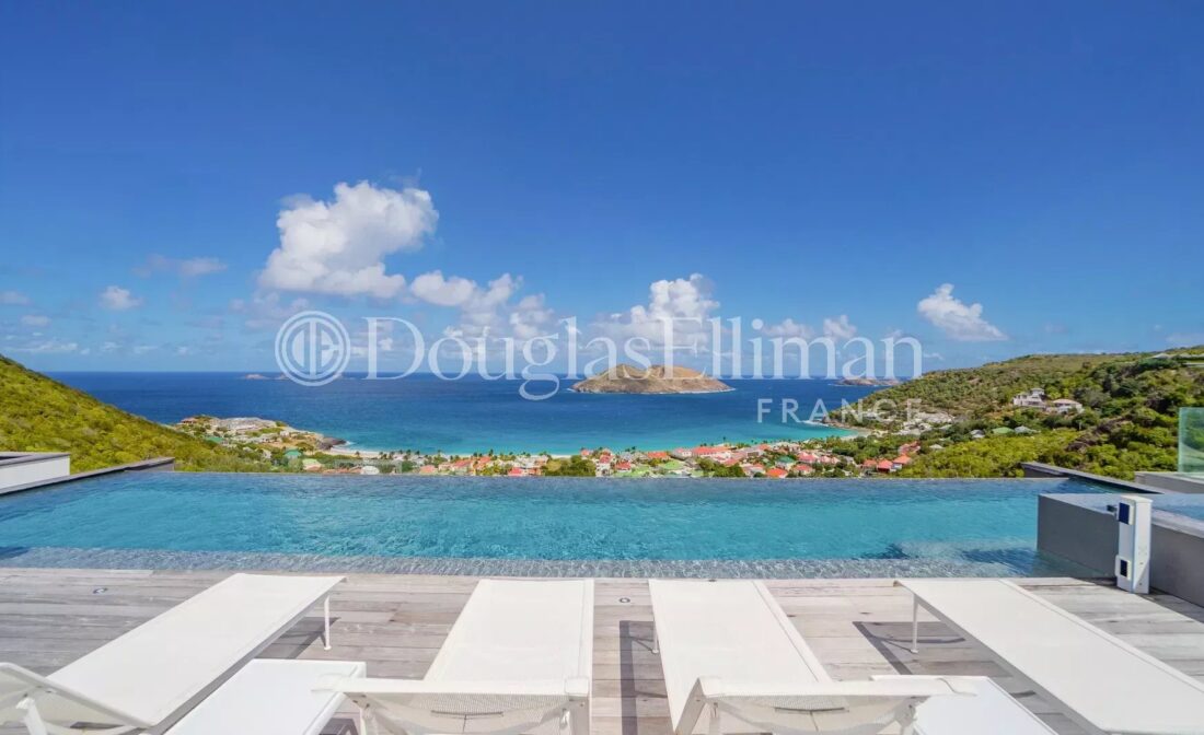 ST BARTH – Superbe villa sur les hauteurs de Colombier