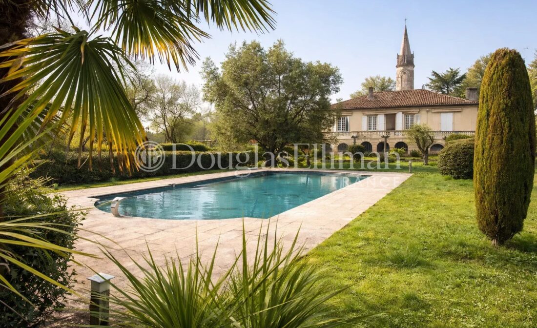 HAUTS DE CENON – LA CHARTREUSE ET SA PISCINE