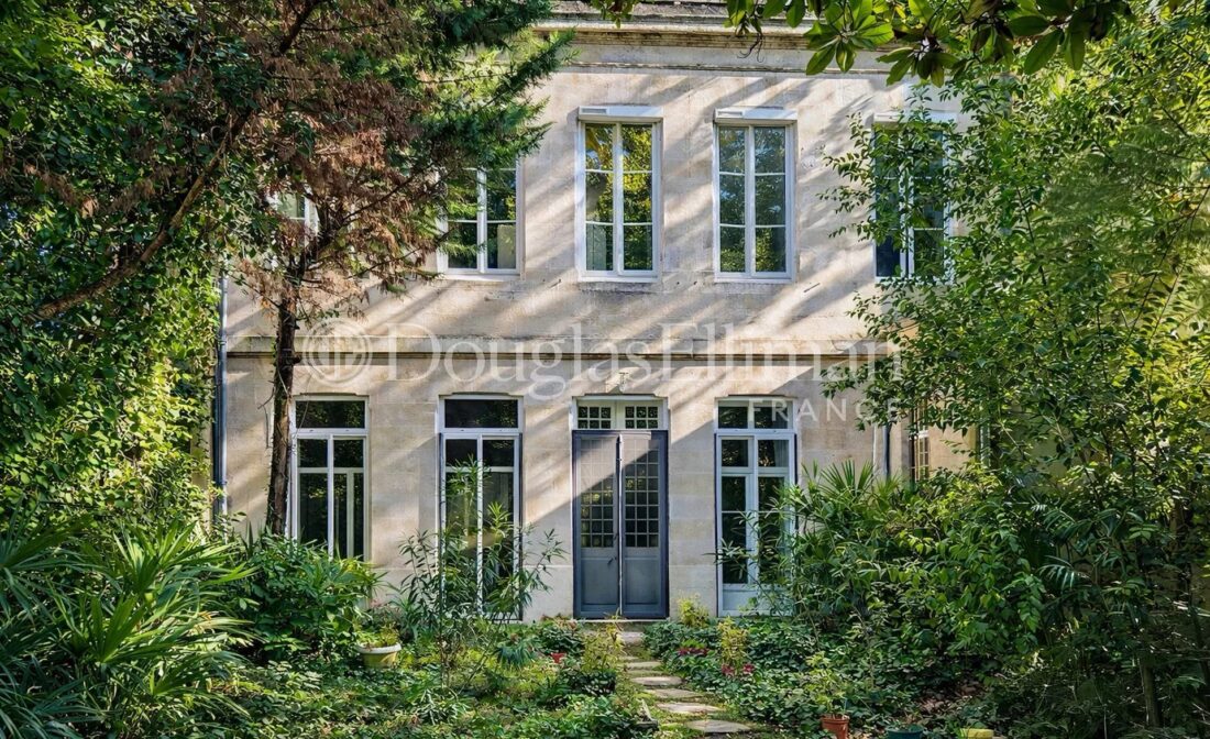 BORDEAUX – Hôtel particulier avec jardin